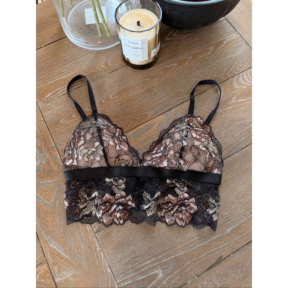 NWT Under Projection Black/ Nude Lace Bra Size‎ Small